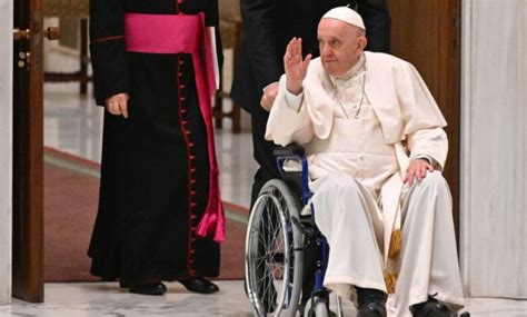 Hospitalizan de nuevo al papa Francisco, será operado por un intenso dolor abdominal